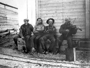 Amber Portage sawmills workers, 1929. (PAA. A.7641)