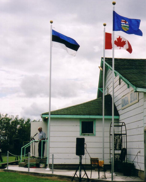 The Jaanipev 2005 celebration at Linda Hall was presided over by the Alberta Estonian Heritage Society\'s first President Bob Tipman. 