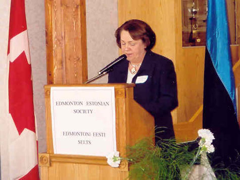Eda McClung addresses the Estonian Independence Day gathering at the Highlands Golf Club in 2002. 
Estonian Charge d\'Affaires Sulev Roostar from Ottawa and  Chief Justice of the Court of Queen\'s Bench of Alberta were guest speakers. 