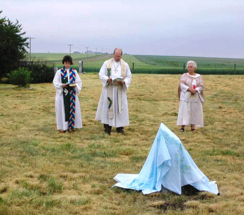 Rev. Deborah Walker, Rev. Don Koots and Martha Munz Gue  at the re-dedication ceremony of the Barons Cemetery during the Centenary  Celebration at Barons,  2004.