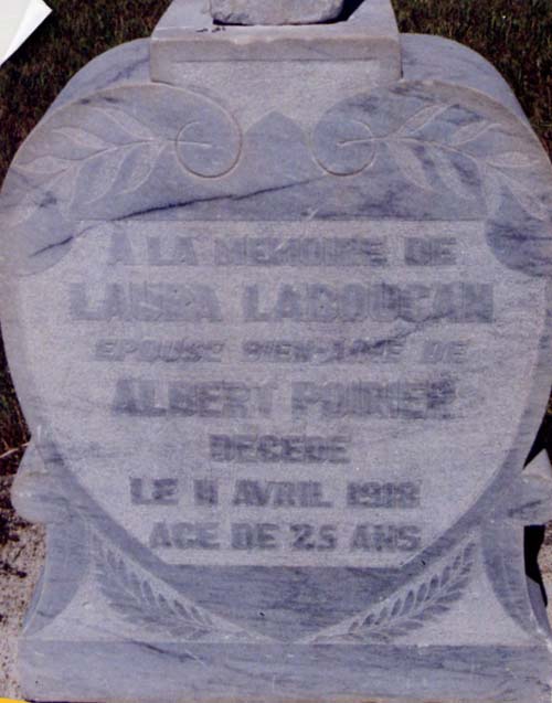 Pierre tombale Laura Laboucane