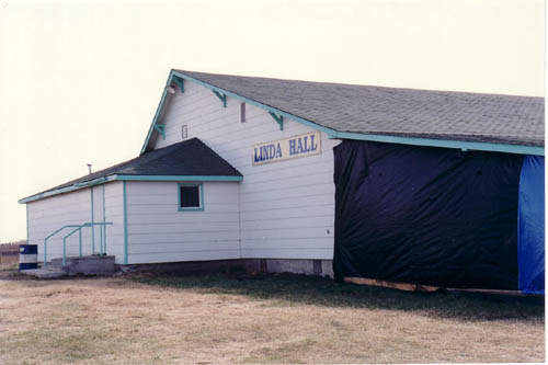 First opened in 1913, Linda Hall quickly became a gathering place for Stettler-area Estonians. It was the site of the Estonian-Canadian Centennial celebration in 1999, and continues as a popular community centre. 