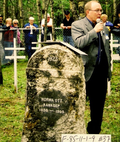 Bob Kingsep speaking at  re-dedication of the original Gilby Cemetery in June, 2001. The land for the Cemetery was donated by the pioneering Raabis family.
Bob Kingsep\'s great grandfather Horma Ott (Kanksep) died in Alberta while visiting his family, 1905.