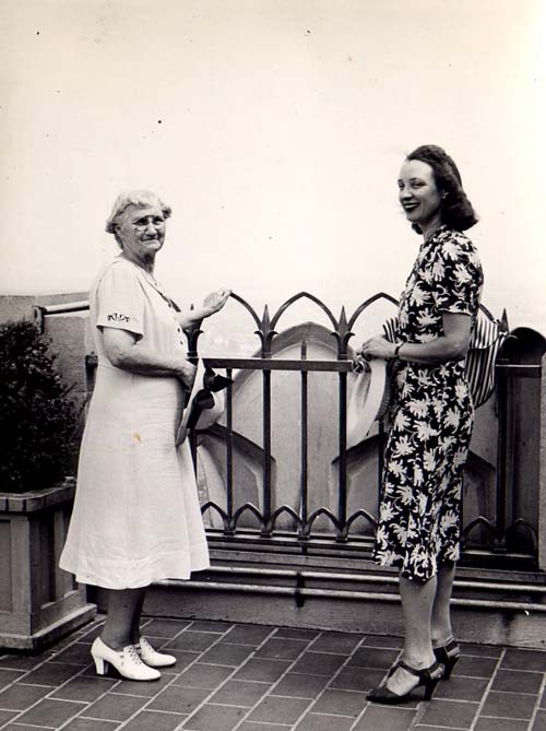 Mrs Wieczorek and her daughter