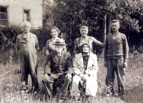Original Estonian pioneer families of the Medicine Valley, Kinna and Raabis families.  