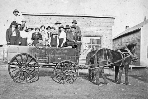 Wagonload of Estonians in front of Gilby store, about 1910.