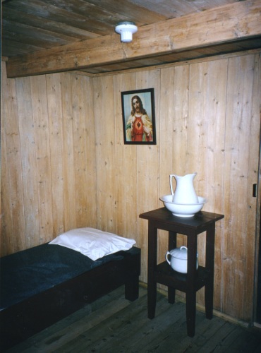 Room of the Brothers at the Dunvegan Mission. Click to see another room.