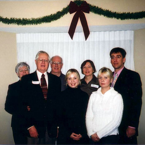 Far right: Estonian Charge d\'Affaires, Argo Kneme, from the Estonian Embassy in Ottawa,  with a group of Calgary Estonians, 2004.