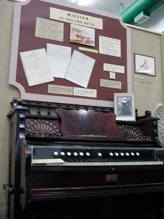 An organ and display related to St. Paul-des-Mtis