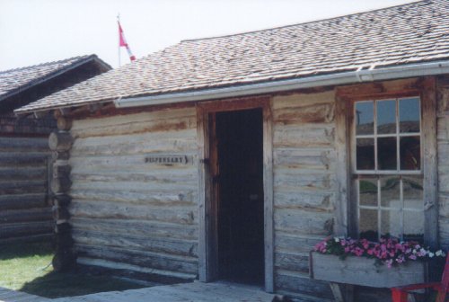 Dispensaire au Fort MacLeod.
